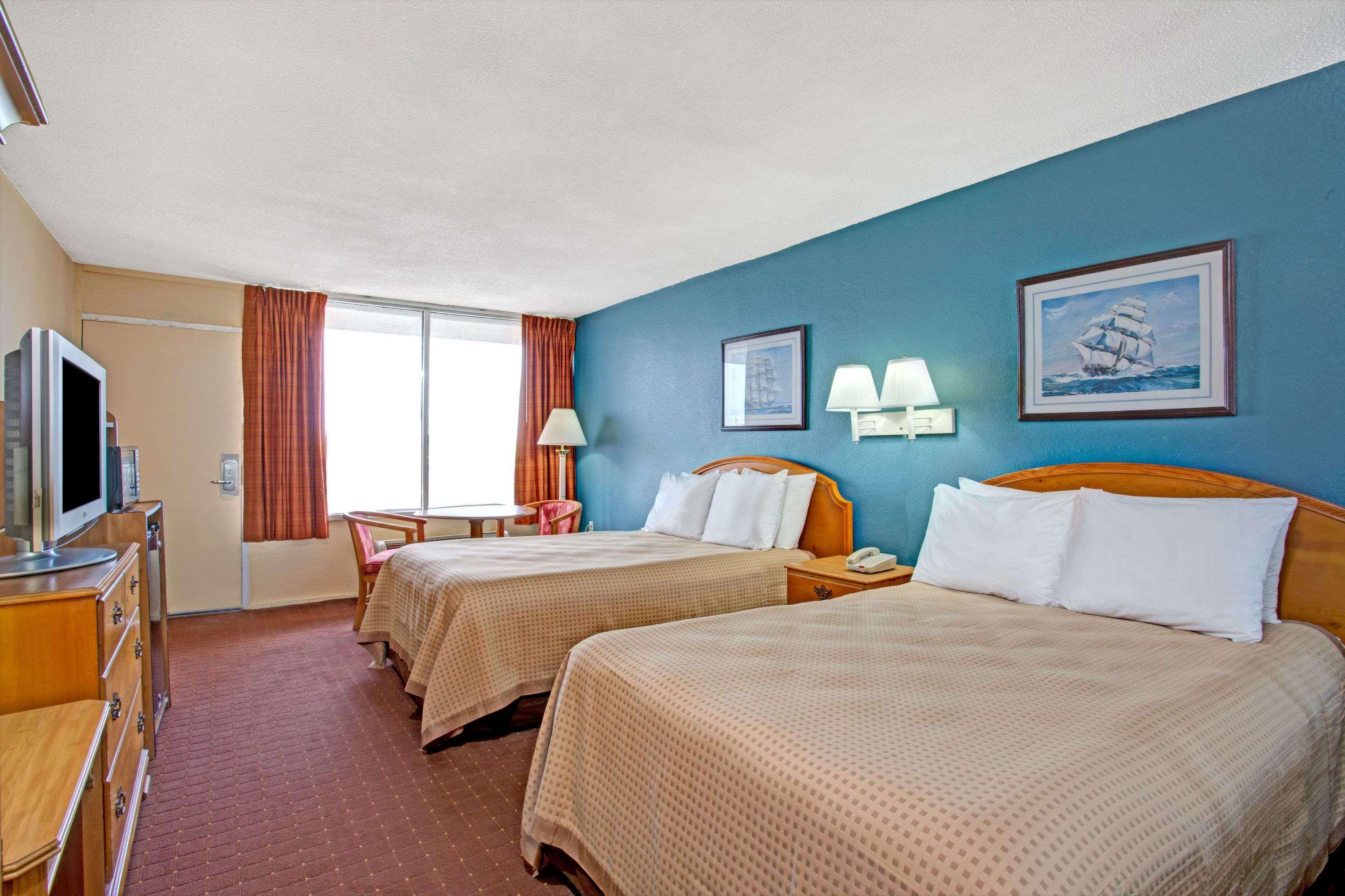 ซูเปอร์ 8 บาย วินด์แฮม นอร์ฟอล์ก/เชซาพีก เบย์ Hotel ภายนอก รูปภาพ